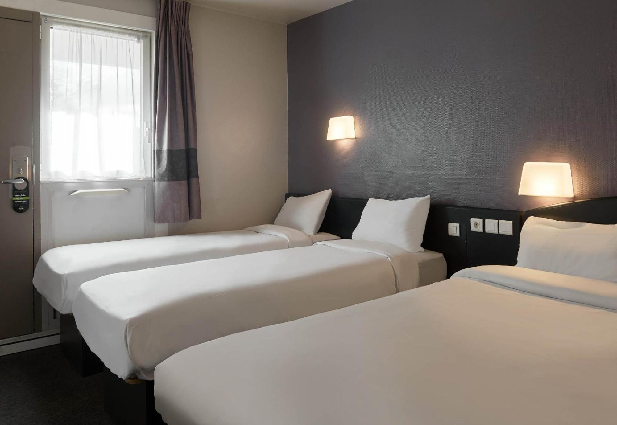 B&B Hotel Saclay Esterno foto
