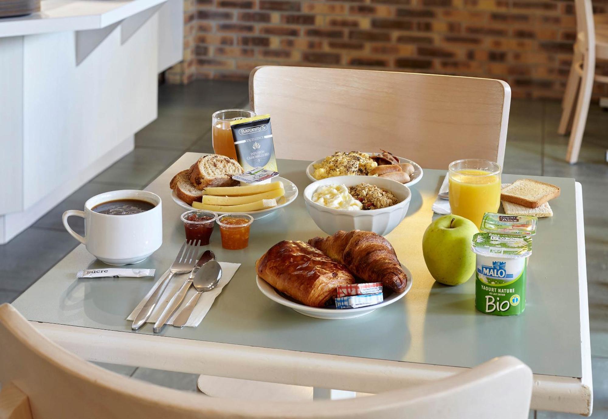 B&B Hotel Saclay Esterno foto