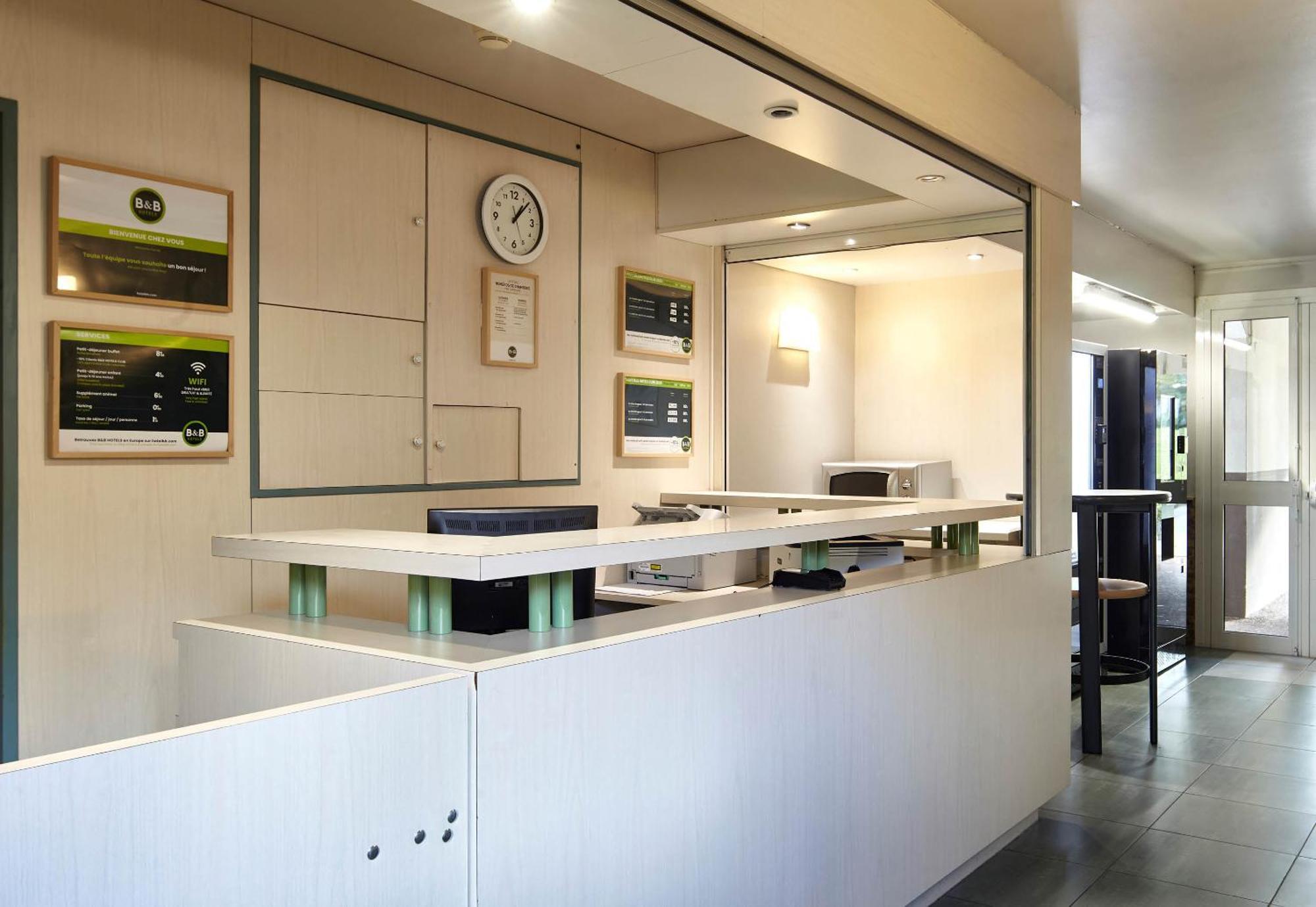 B&B Hotel Saclay Esterno foto