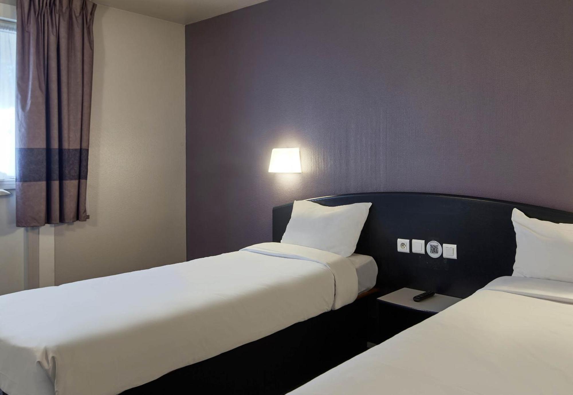 B&B Hotel Saclay Esterno foto