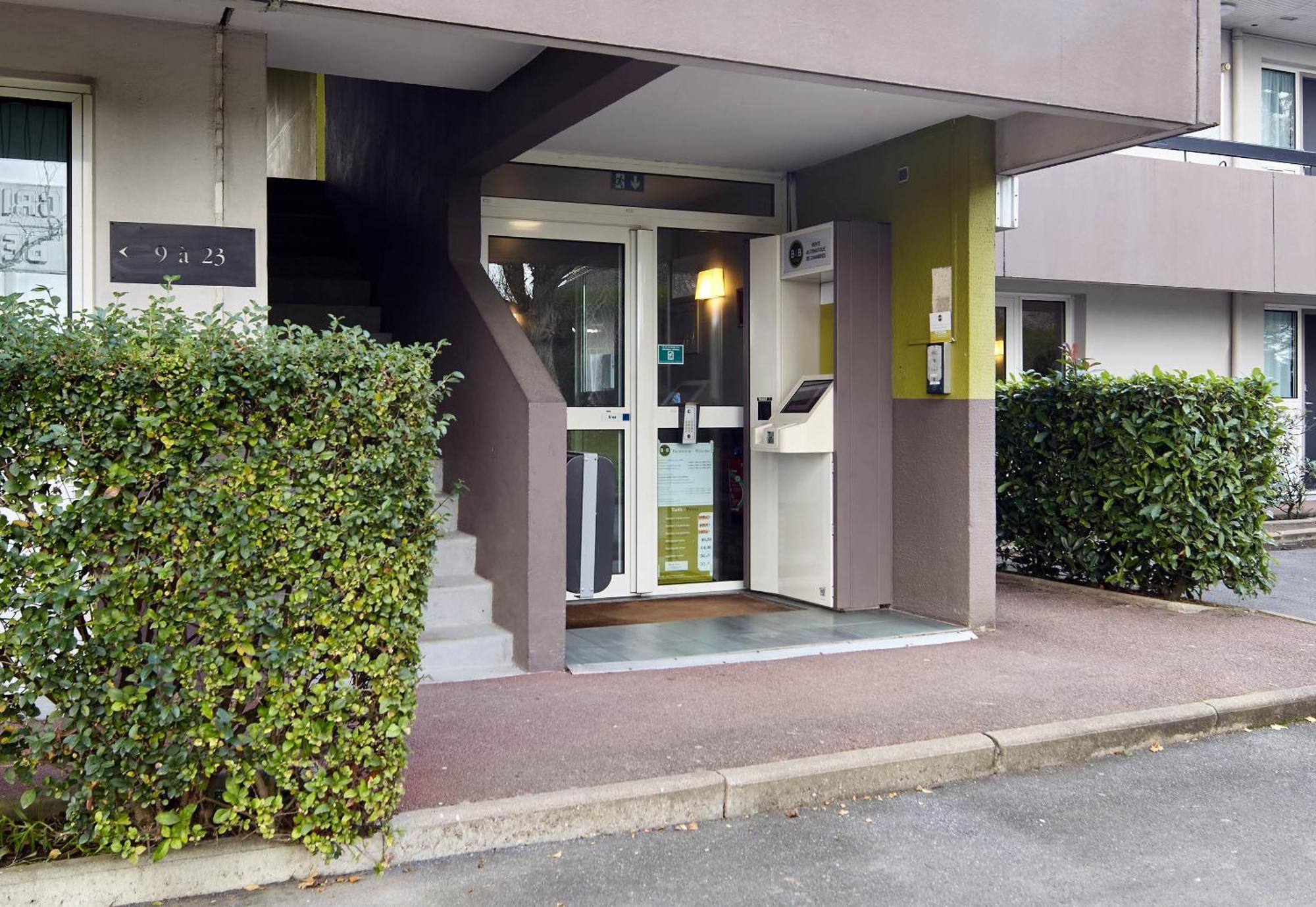 B&B Hotel Saclay Esterno foto