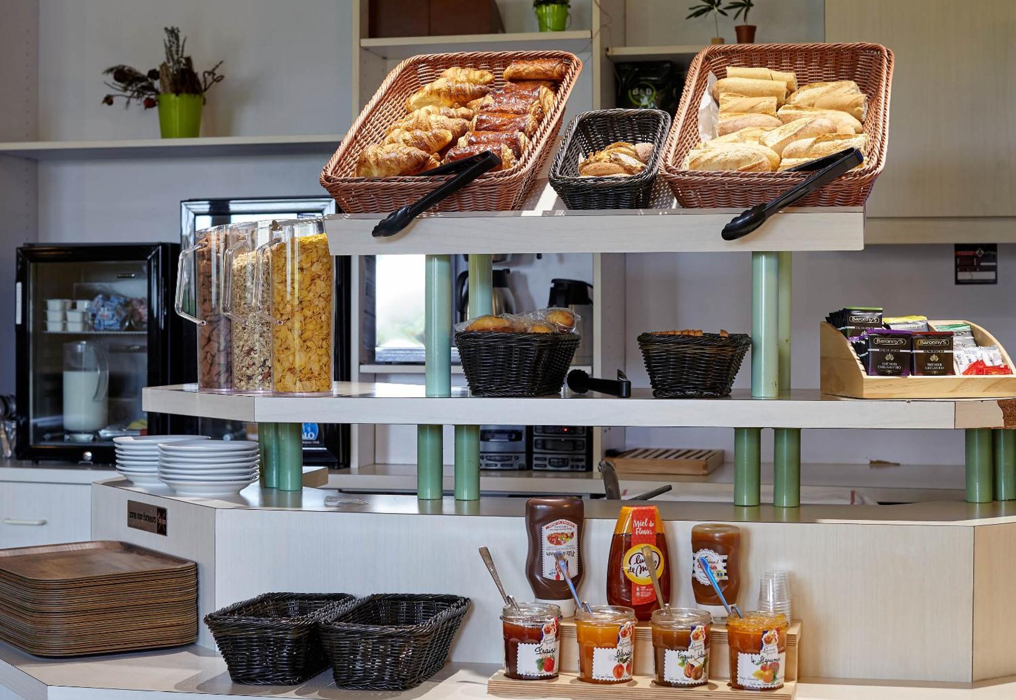 B&B Hotel Saclay Esterno foto